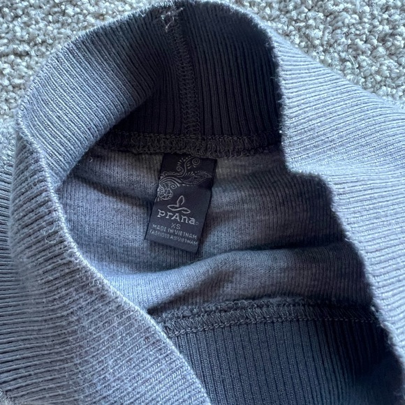 Prana pullover - Picture 5 of 6